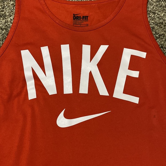 ‼️BUNDLE‼️ Nike Tank tops - Picture 5 of 14